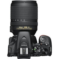 Câmera Nikon D5600 Com 18-140Mm F/3.5-5.6 G Ed Vr Wi-Fi